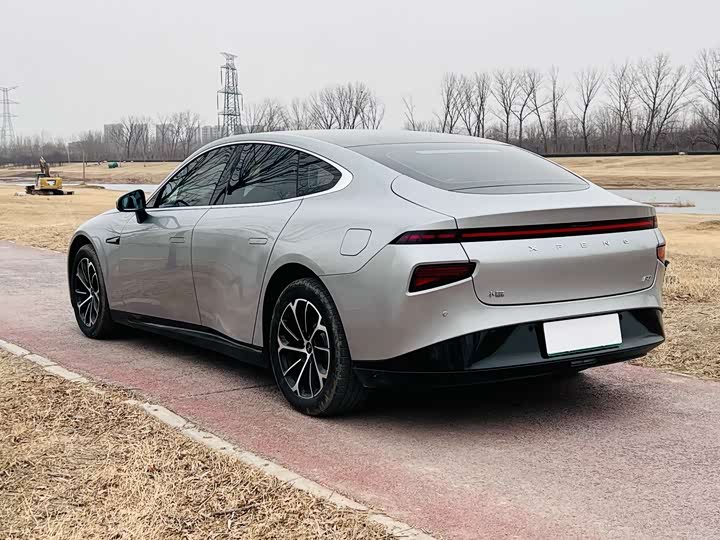 Фото 3 - XPeng P7