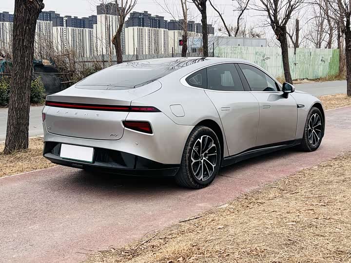 Фото 9 - XPeng P7