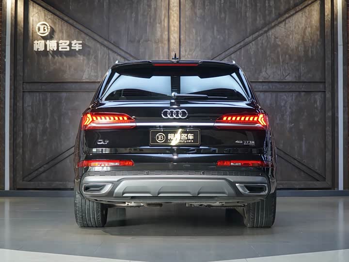 Фото 3 - Audi Q7