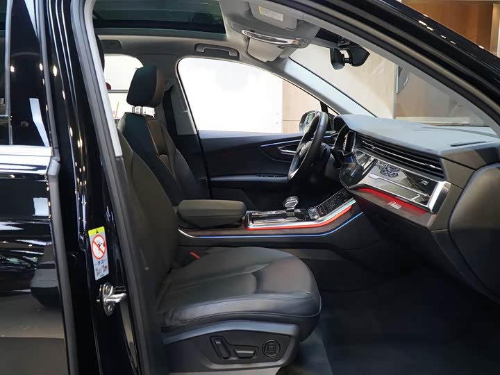 Фото 5 - Audi Q7