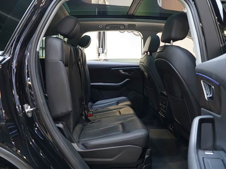 Фото 6 - Audi Q7