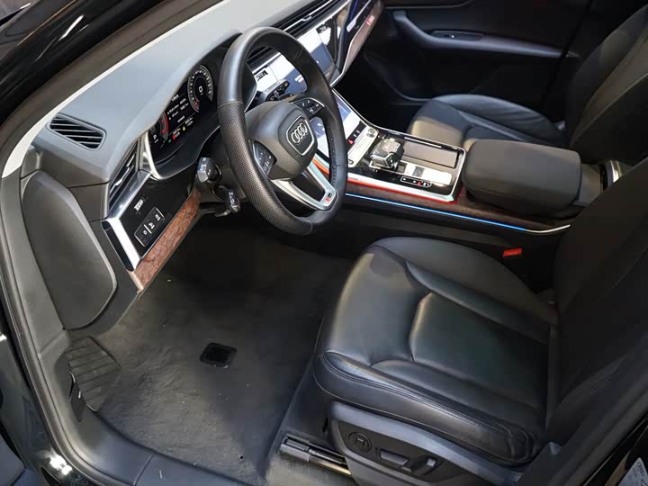 Фото 9 - Audi Q7