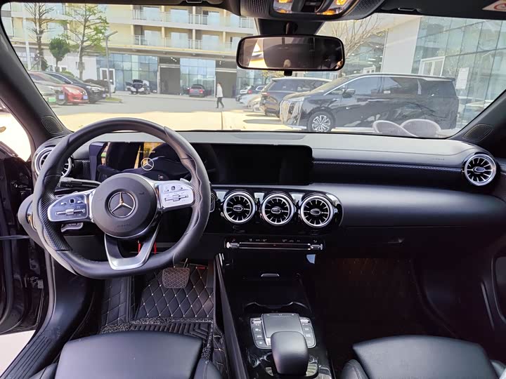 Фото 9 - Mercedes-Benz A-Class