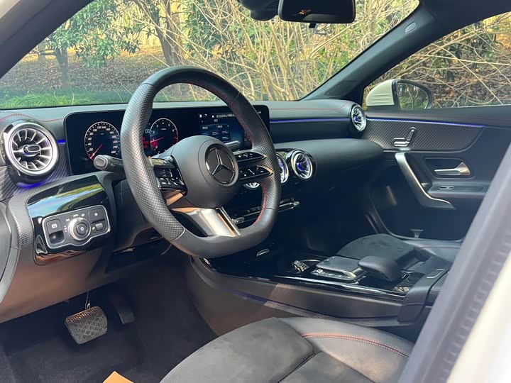 Фото 6 - Mercedes-Benz A-Class