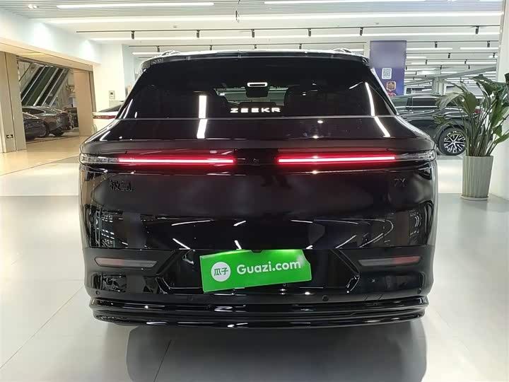 Фото 6 - Zeekr 7X