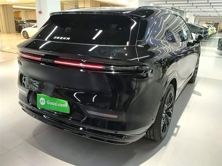 Фото 7 - Zeekr 7X