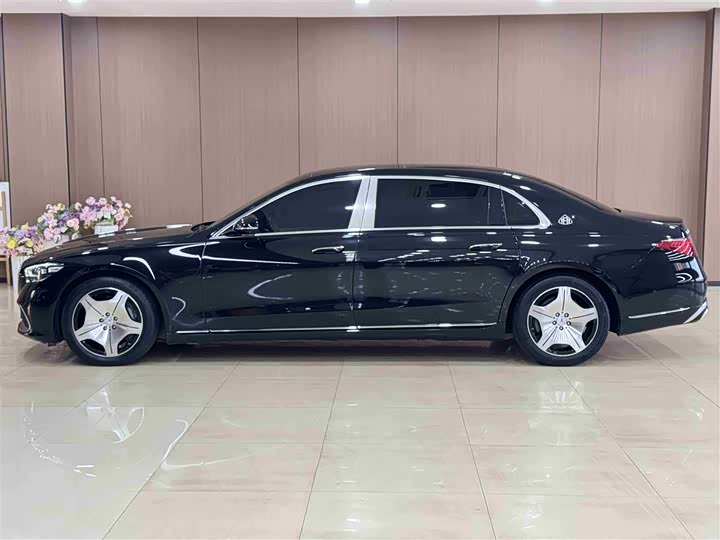 Фото 4 - Mercedes-Benz Maybach S-Class