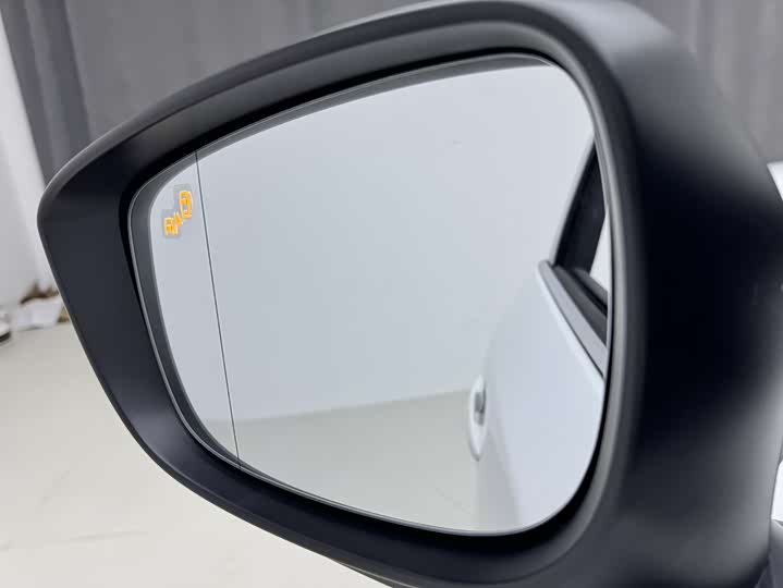 Фото 8 - Mazda CX-4