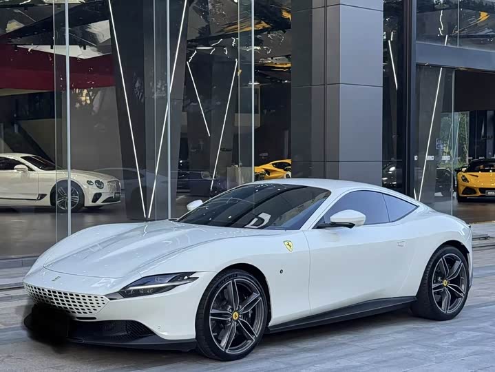 Фото 2 - Ferrari Roma