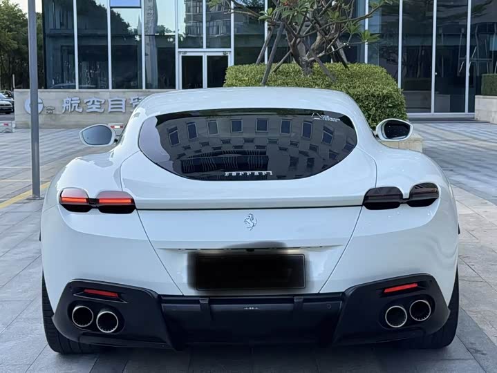 Фото 7 - Ferrari Roma