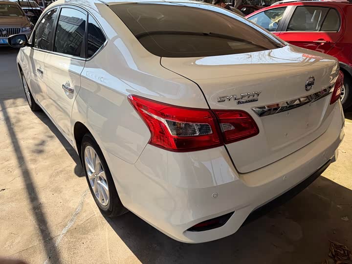 Фото 7 - Nissan Sylphy