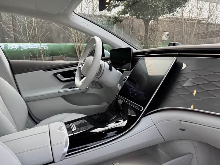 Фото 4 - Mercedes-Benz EQE