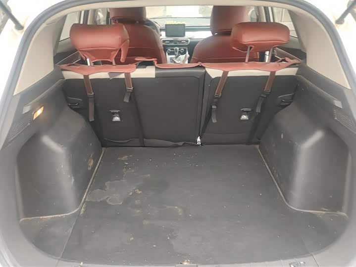 Фото 4 - Geely Coolray