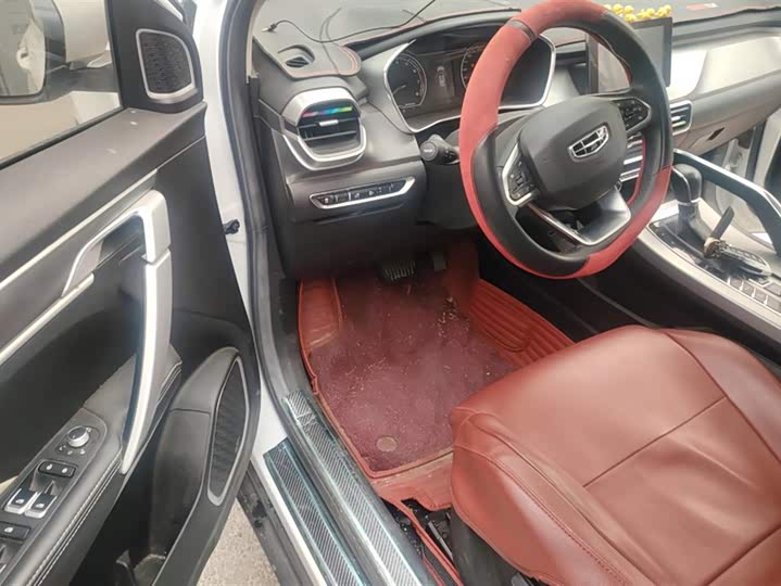 Фото 7 - Geely Coolray