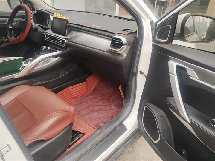 Фото 8 - Geely Coolray