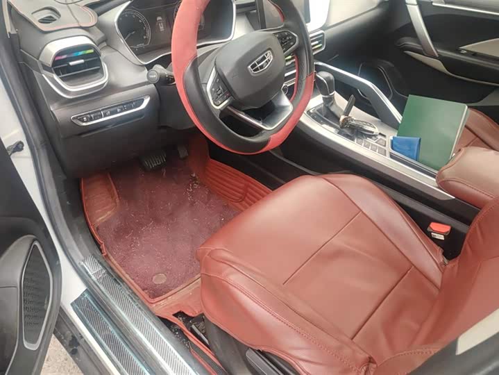 Фото 9 - Geely Coolray