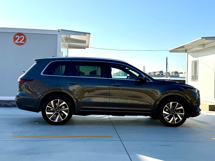 Фото 4 - LiXiang One