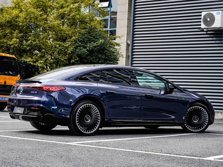 Фото 7 - Mercedes-Benz EQS AMG