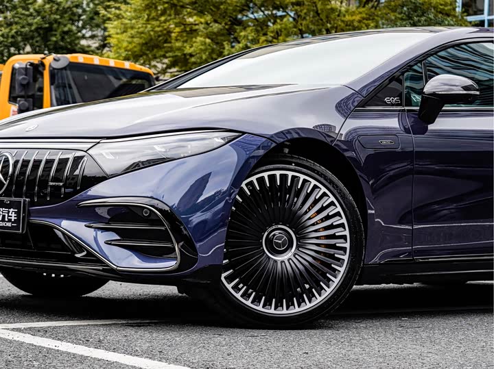 Фото 9 - Mercedes-Benz EQS AMG