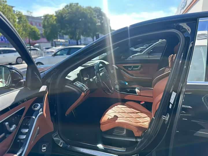 Фото 4 - Mercedes-Benz Maybach S-Class