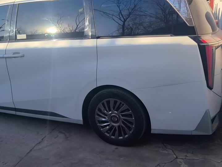 Фото 3 - GAC Trumpchi M8