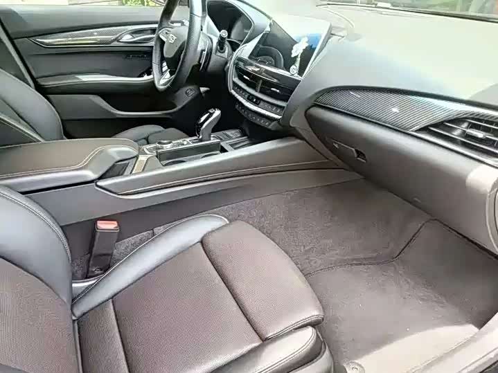 Фото 6 - Cadillac CT5