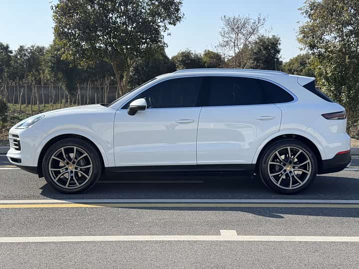 Фото 5 - Porsche Cayenne