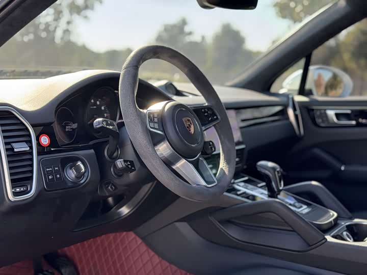 Фото 9 - Porsche Cayenne