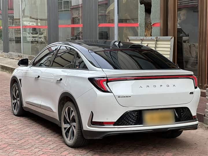 Фото 6 - BAIC Arcfox Alpha S