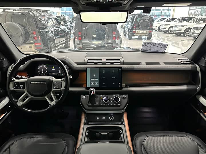 Фото 8 - Land Rover Defender