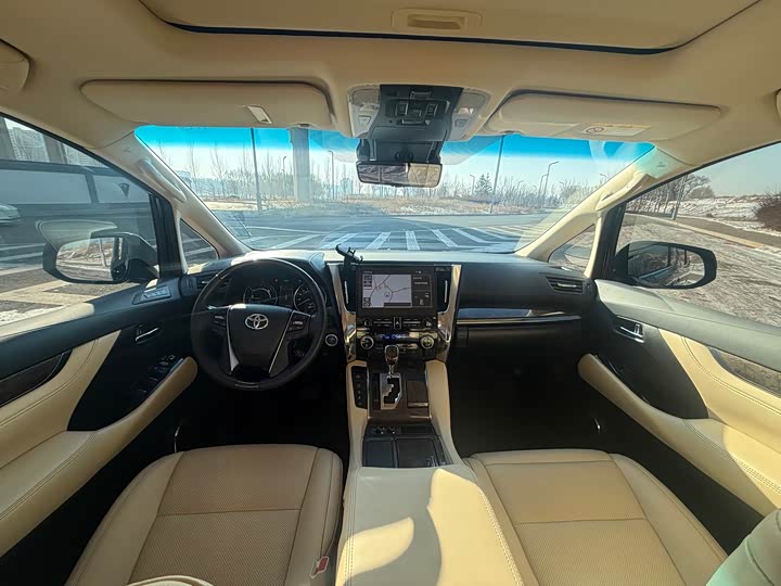 Фото 6 - Toyota Vellfire