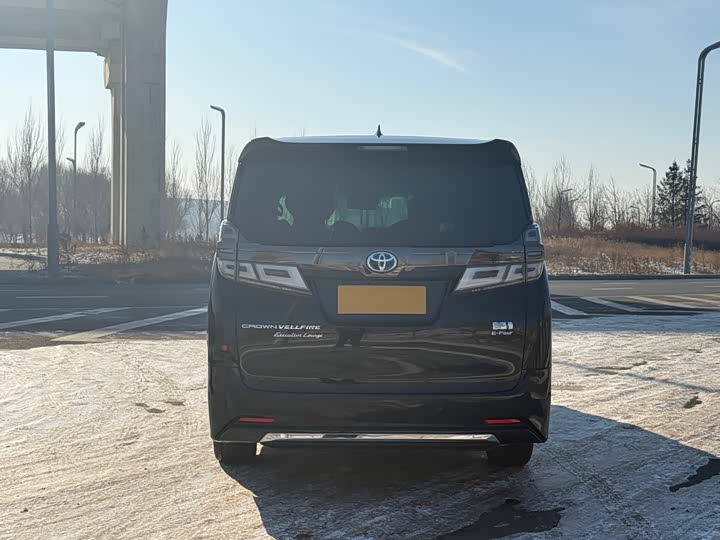 Фото 8 - Toyota Vellfire