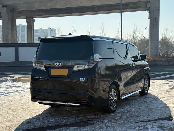 Фото 9 - Toyota Vellfire