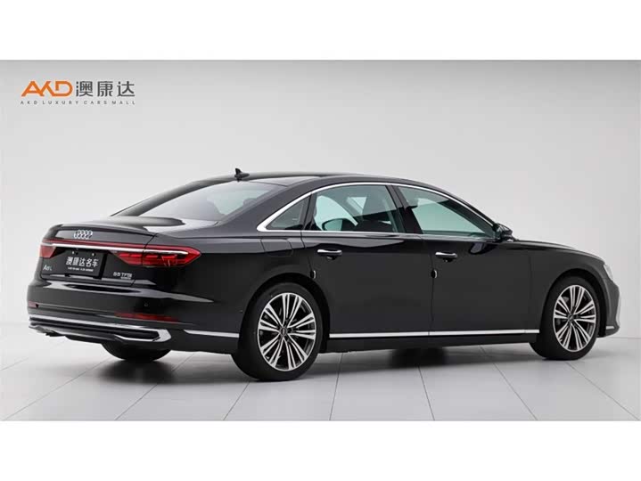 Фото 3 - Audi A8