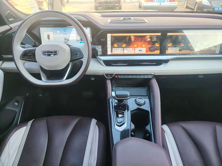 Фото 5 - Geely Monjaro