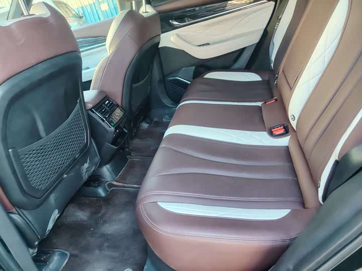 Фото 8 - Geely Monjaro