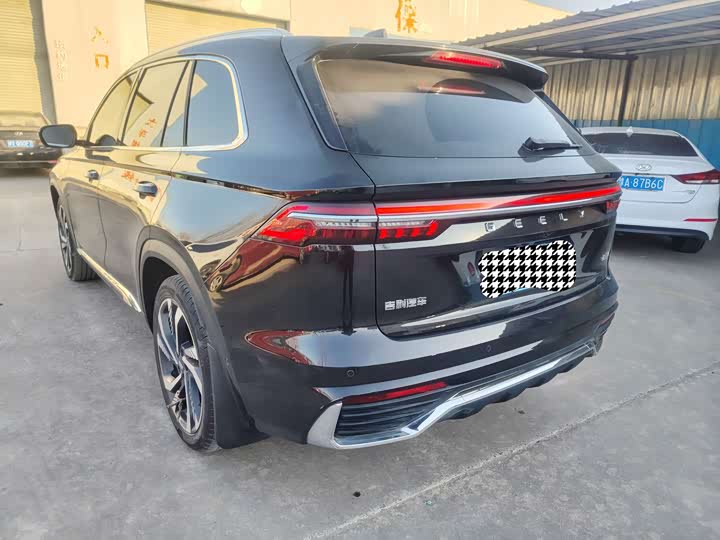 Фото 9 - Geely Monjaro