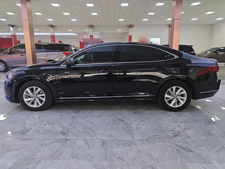 Фото 5 - Volkswagen Passat