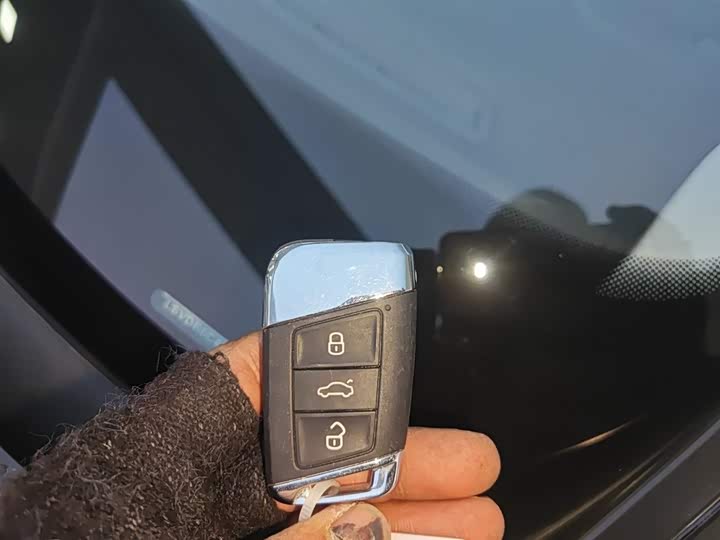 Фото 9 - Volkswagen Passat