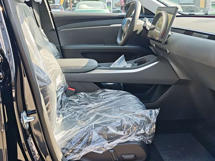 Фото 7 - XPeng Mona M03