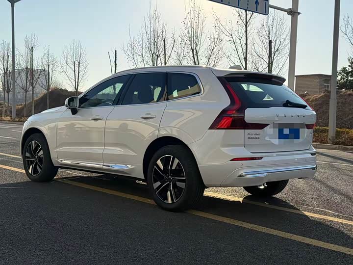 Фото 9 - Volvo XC60
