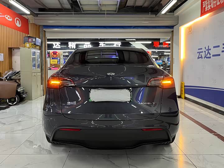 Фото 4 - Tesla Model Y