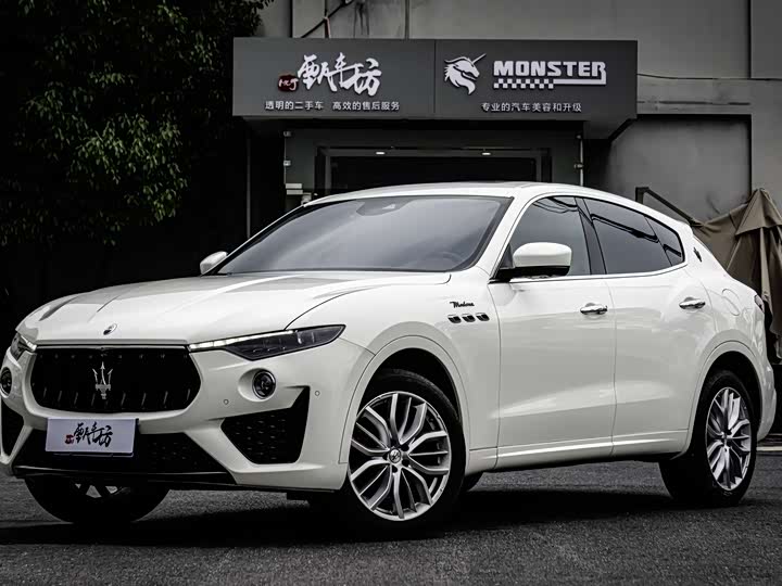 Фото 1 - Maserati Levante