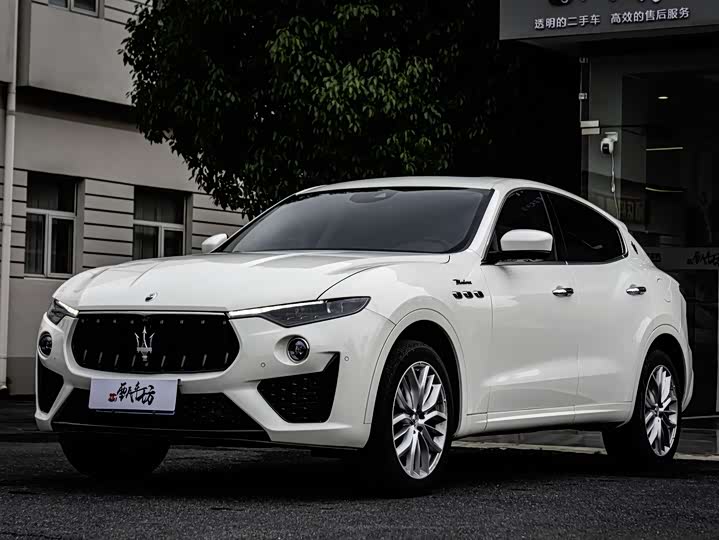 Фото 4 - Maserati Levante