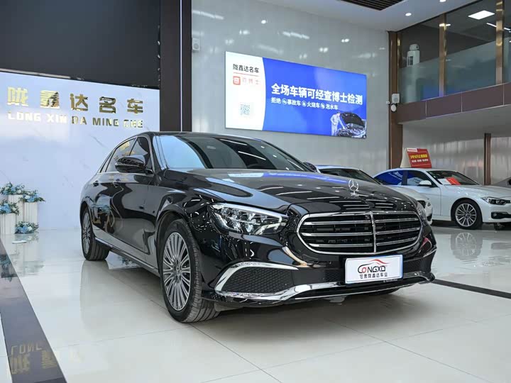 Фото 3 - Mercedes-Benz E-Class