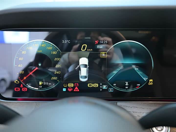 Фото 5 - Mercedes-Benz E-Class