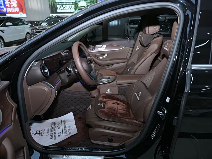 Фото 9 - Mercedes-Benz E-Class