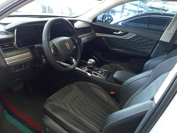 Фото 9 - Hongqi HS5