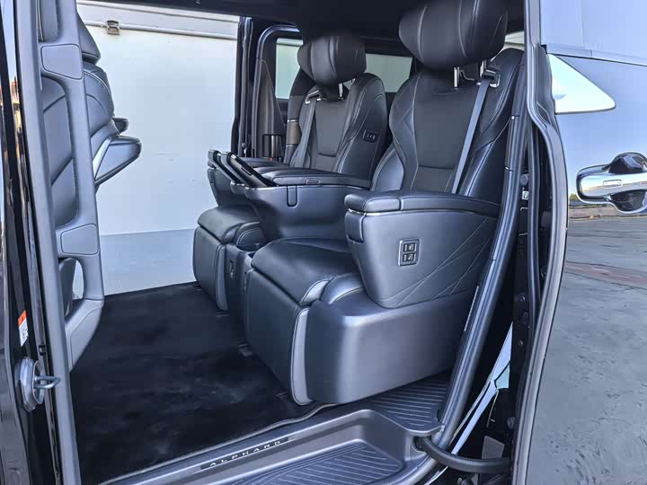 Фото 6 - Toyota Alphard