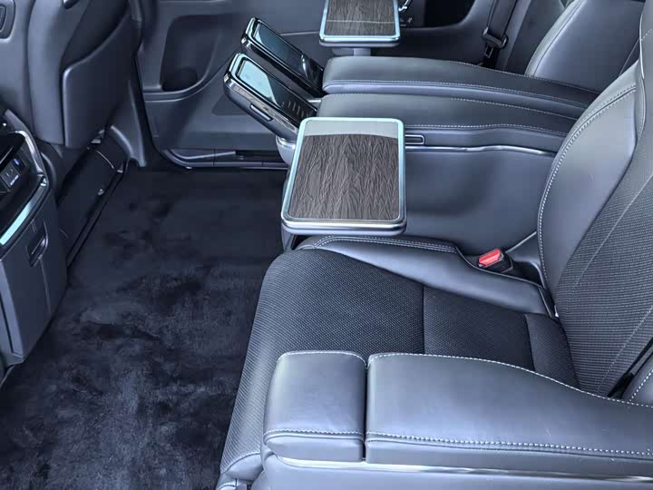 Фото 8 - Toyota Alphard